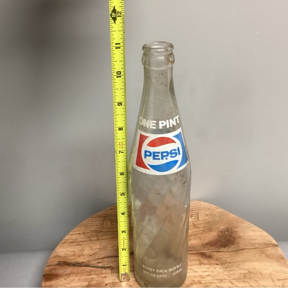 Vintage - 1980’s - 16oz Glass Pepsi-Cola Swirl Designed Bottle - Collectible - Picture 12 of 16